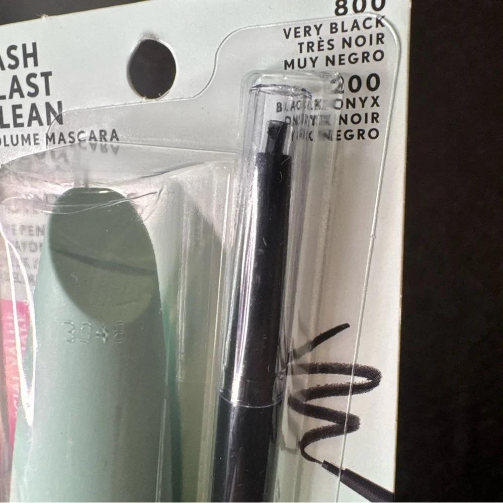 COVERGIRL Lash Blast Clean 800 Mascara - Perfect Point Plus Eyeliner 200  Pencil